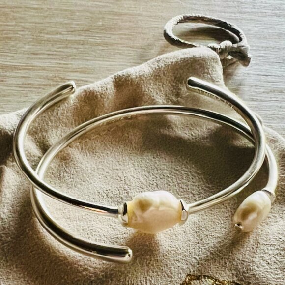Kendra Scott Amiya Silver Cuff Bracelet with Freshwater Pearl - Picture 1 of 3